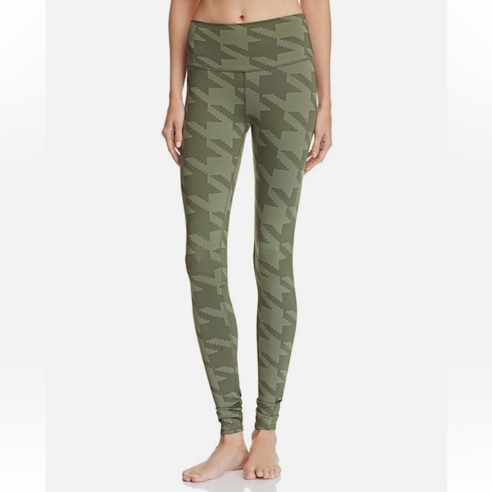 • Alo Yoga • Women’s Houndstooth Print Airbrush Leggings Jungle Green Small